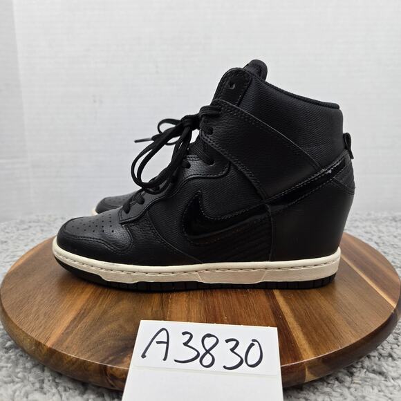 Nike Women 7 Dunk Sky High Essential Black Hidden Wedge Daily Sneaker 644877-008 - Picture 1 of 14